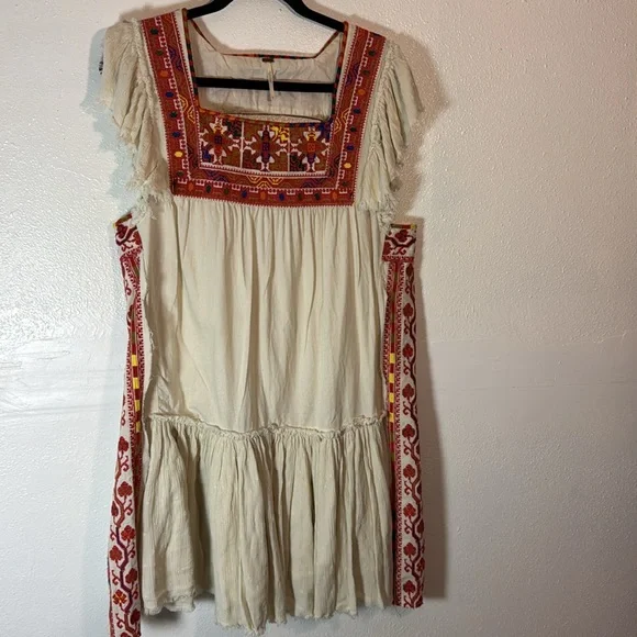 Free People (Large) beautifully embroidered (cross stitch) mini dress - Picture 10 of 11